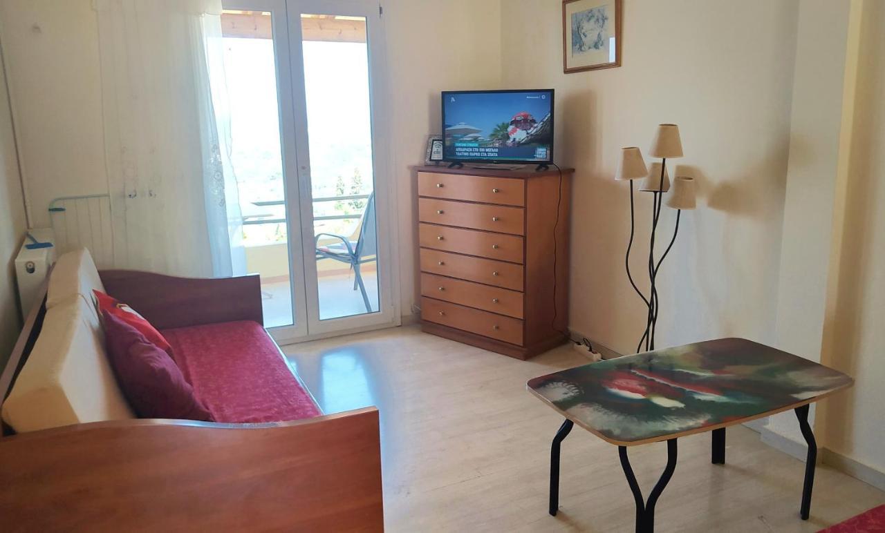 Hellmann Apartments Afión Extérieur photo